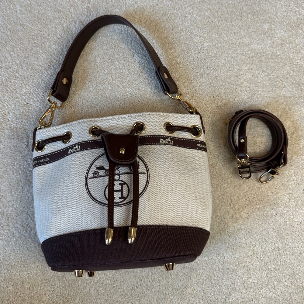Herme's Chic Small Brown and Cream Shoulder Bag